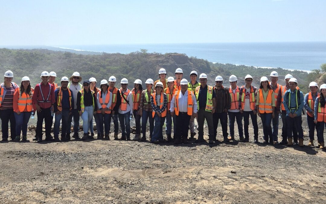 Visita Estudiantes Universidad de el salvador